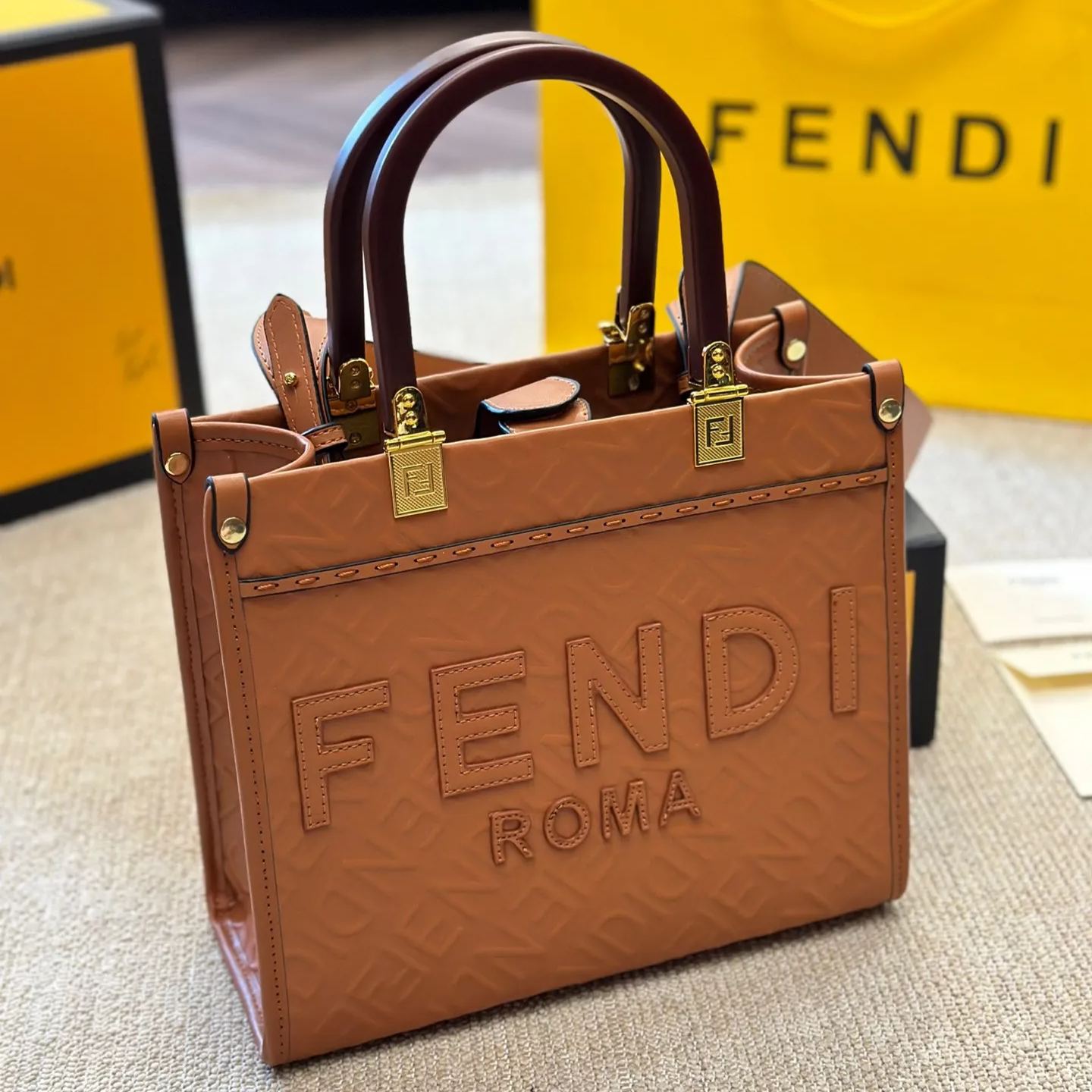 【Fendi】 26-23-8CM