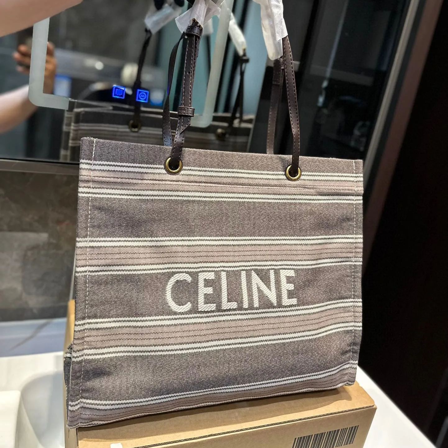 【CELINE】40×34×17cm