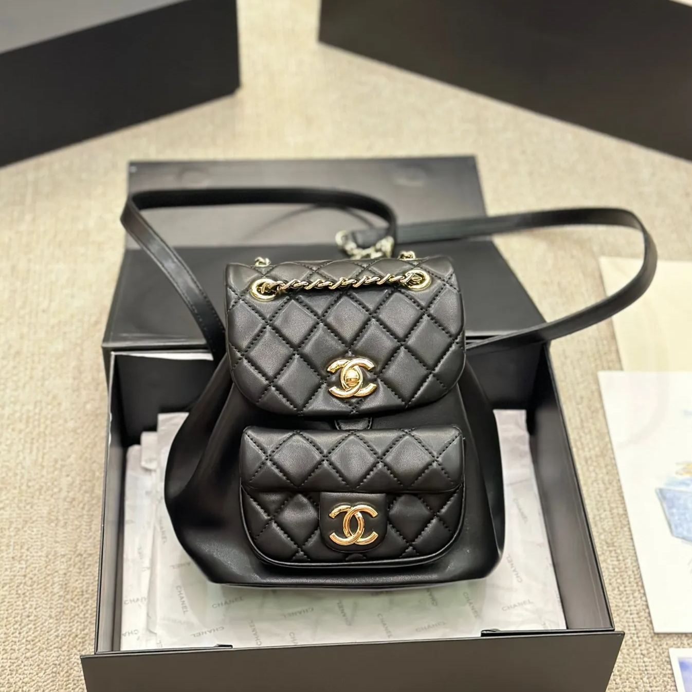 【CHANEL】20x20x18cm
