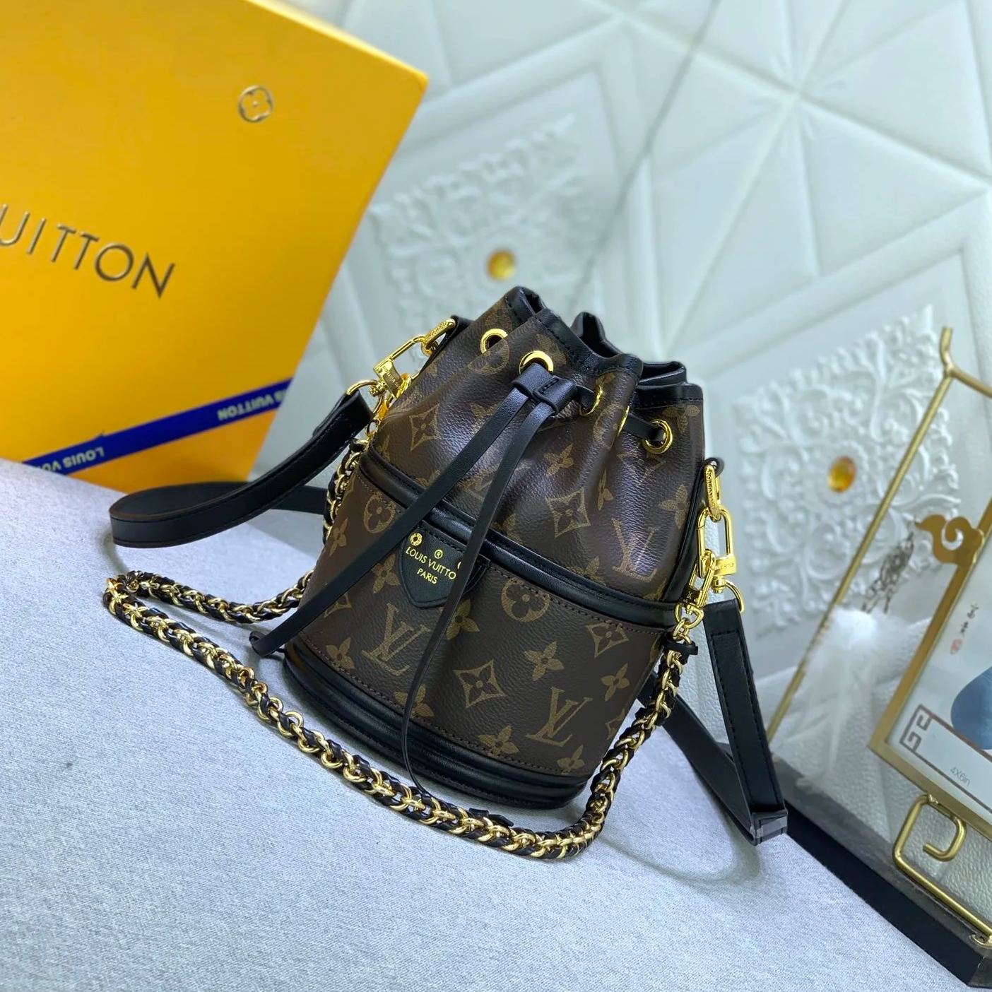 【LOUIS VUITTON】20×14×14cm