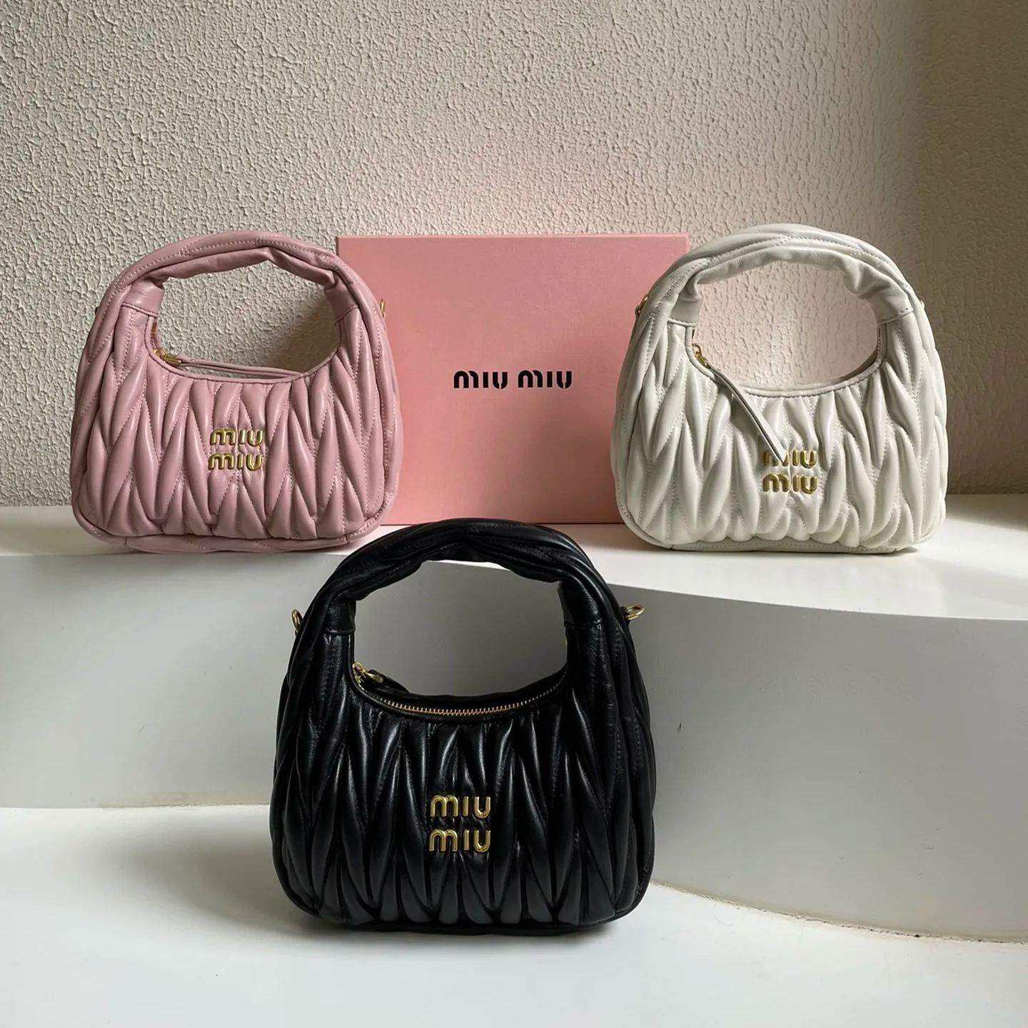 【MIUMIU】20×17×6cm