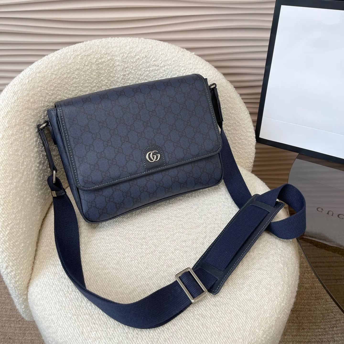 【GUCCI】27*21*8CM