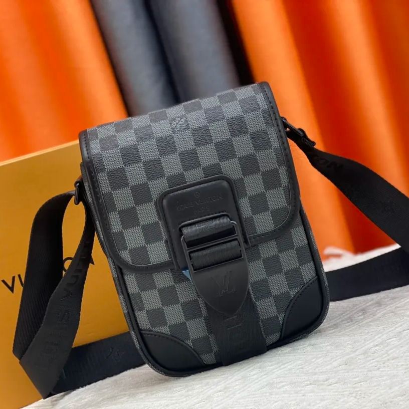 【LOUIS VUITTON】Archy 16 x 22 x 7 cm