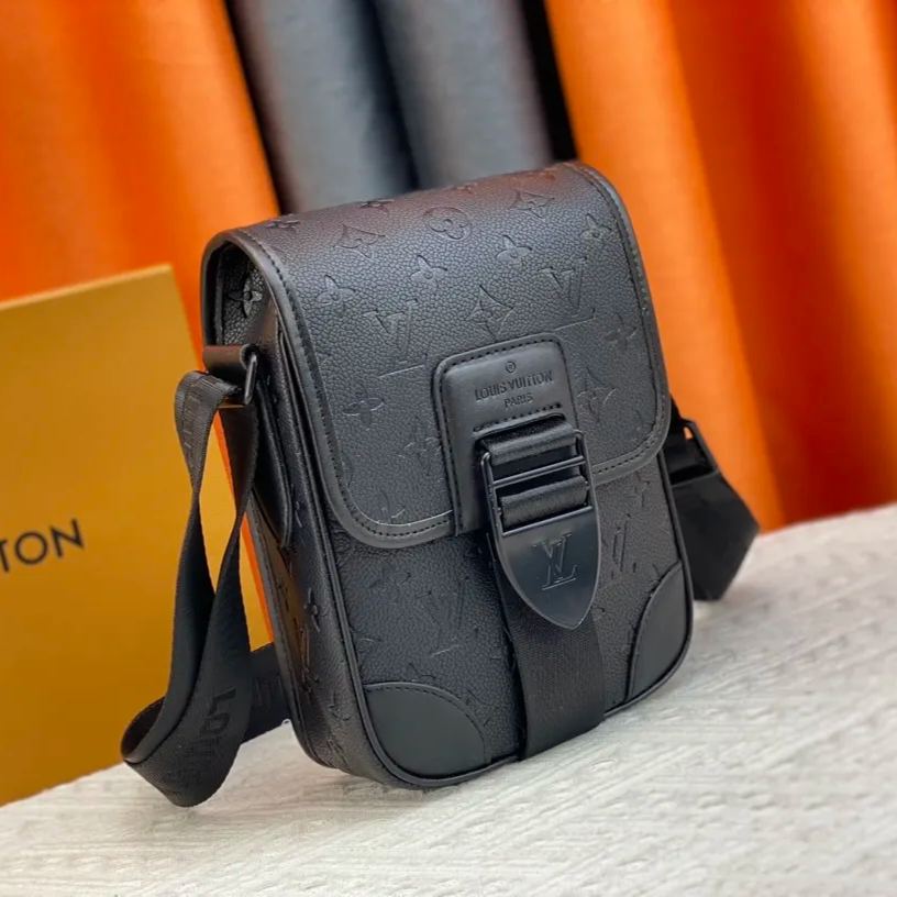 【LOUIS VUITTON】Archy 16 x 22 x 7 cm