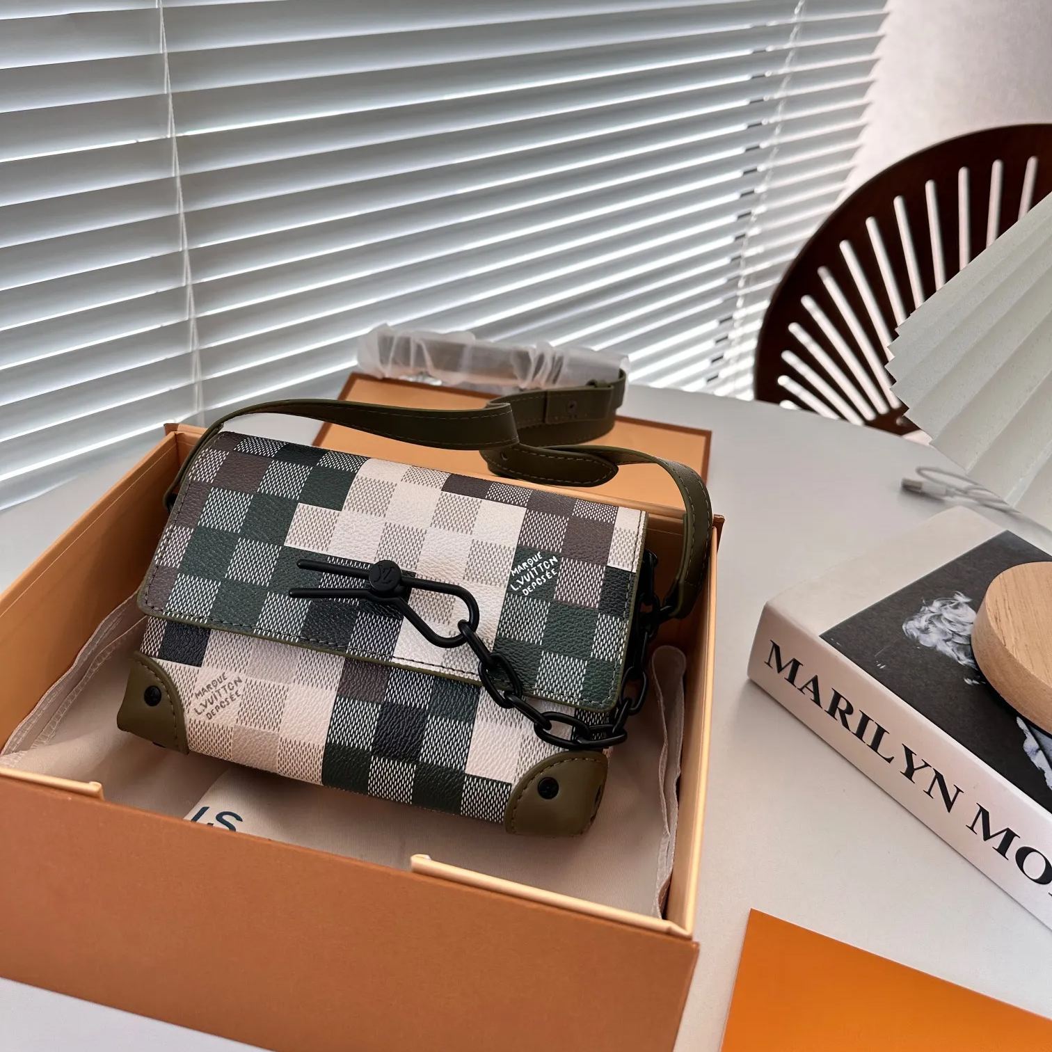 【LOUIS VUITTON】steamer  18*12*5CM
