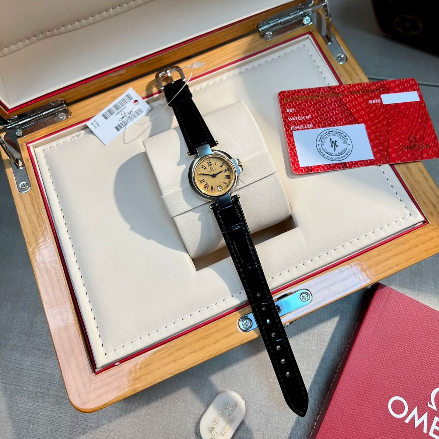 【20-25日間の輸送時間】【OMEGA】レディース  26mm