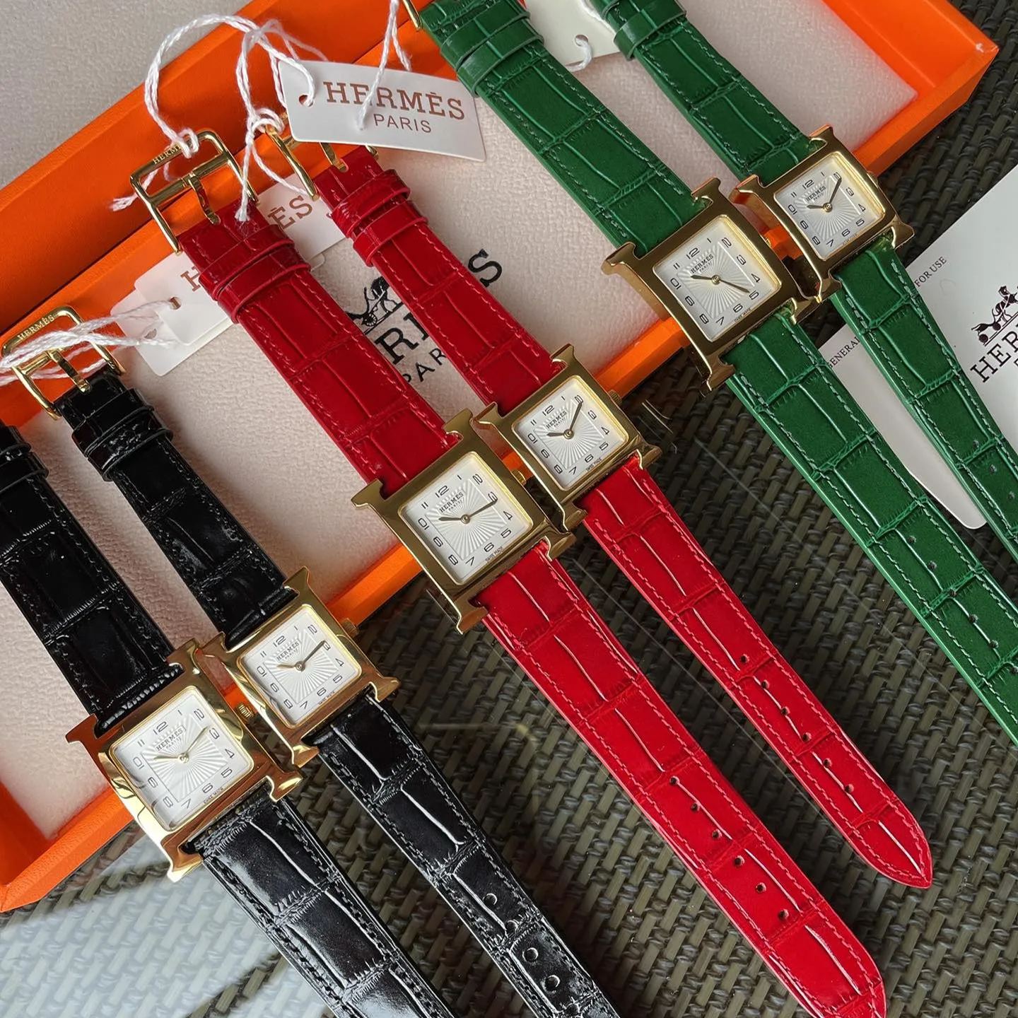 【20-25日間の輸送時間】【HERMES】Heure H 21MM 26MM