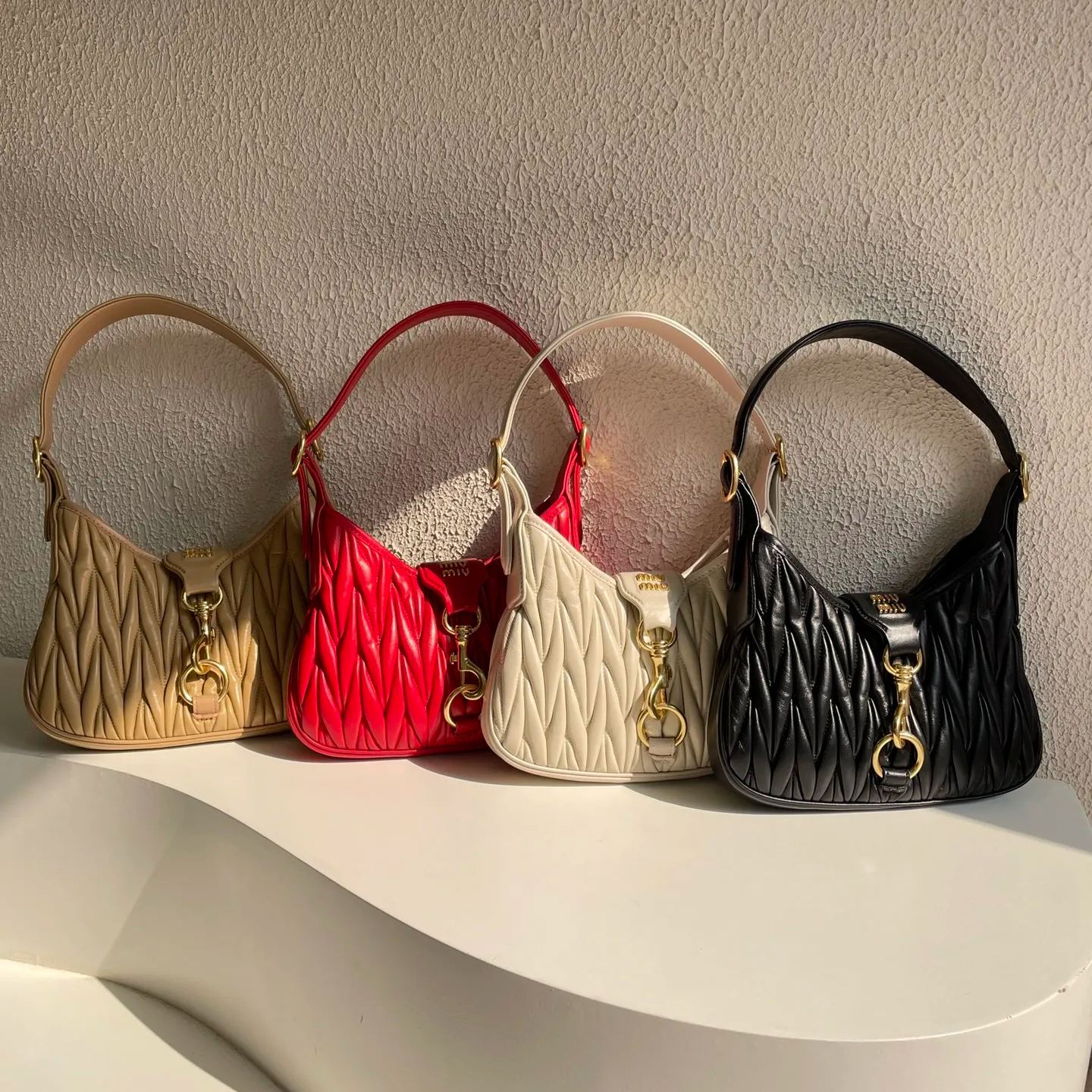 【MIUMIU】hobo 29×15×4cm