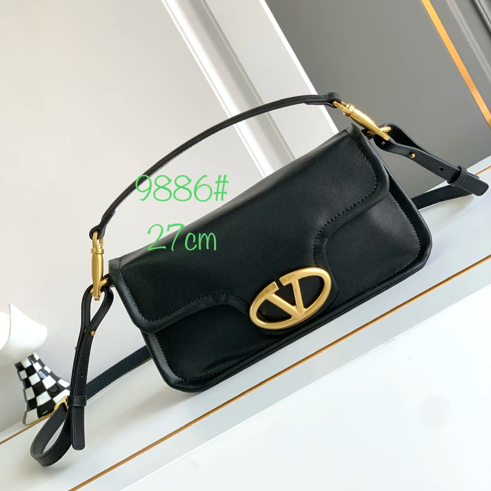 【Valentino】Garavani #Loco 27 x 13 x 8cm