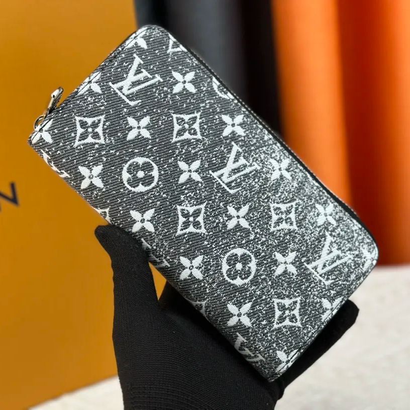 【LOUIS VUITTON】Vivienne Holidays 19.5 x 10.5 x 2.5CM