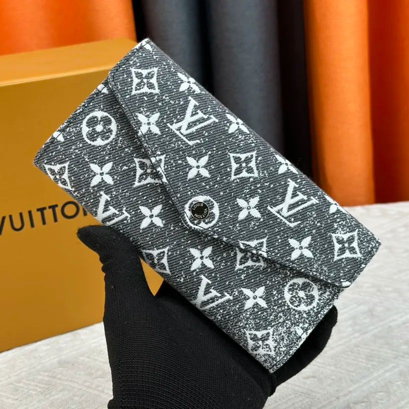 【LOUIS VUITTON】Vivienne Holidays 19.5 x 10.5 x 2.5CM