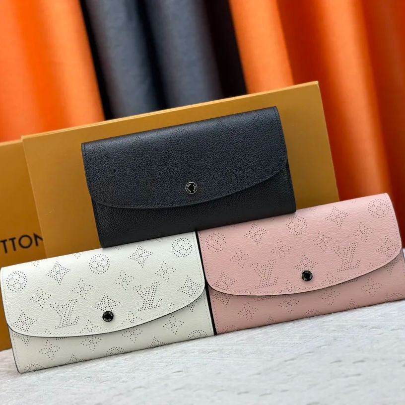 【LOUIS VUITTON】Capucines 19.5 x 10.5 x 2.5CM