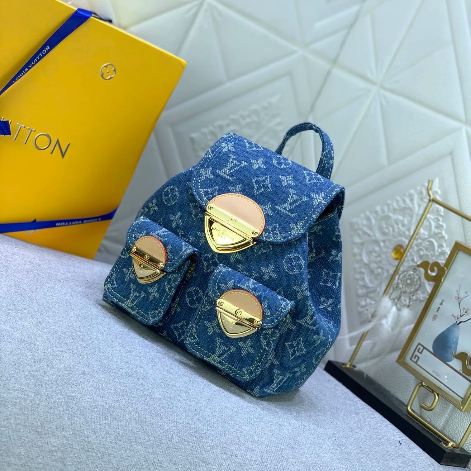 【LOUIS VUITTON】venice 24 x 26 x 7 CM