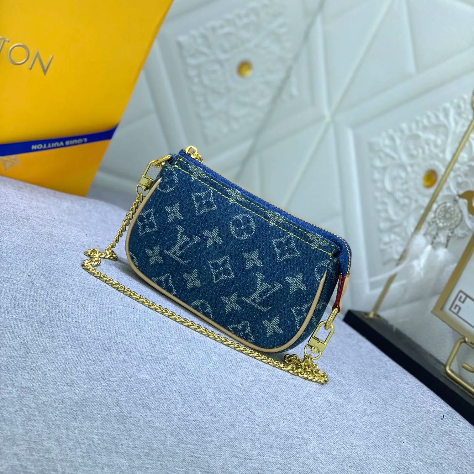 【LOUIS VUITTON】Mini Pochette  Accessories