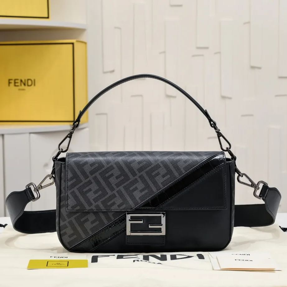 【Fendi】BAGUETTE
