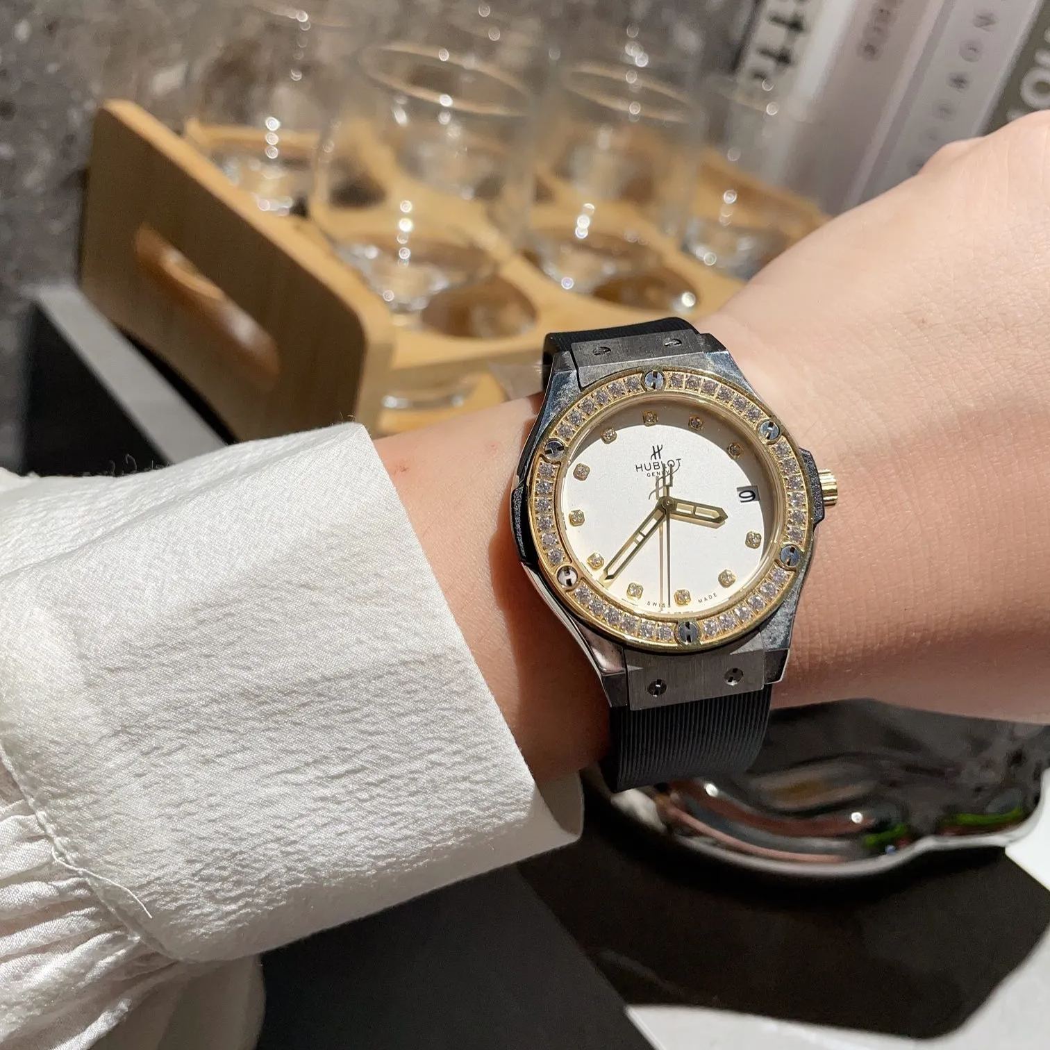 【20-25日間の輸送時間】【HUBLOT】36MM