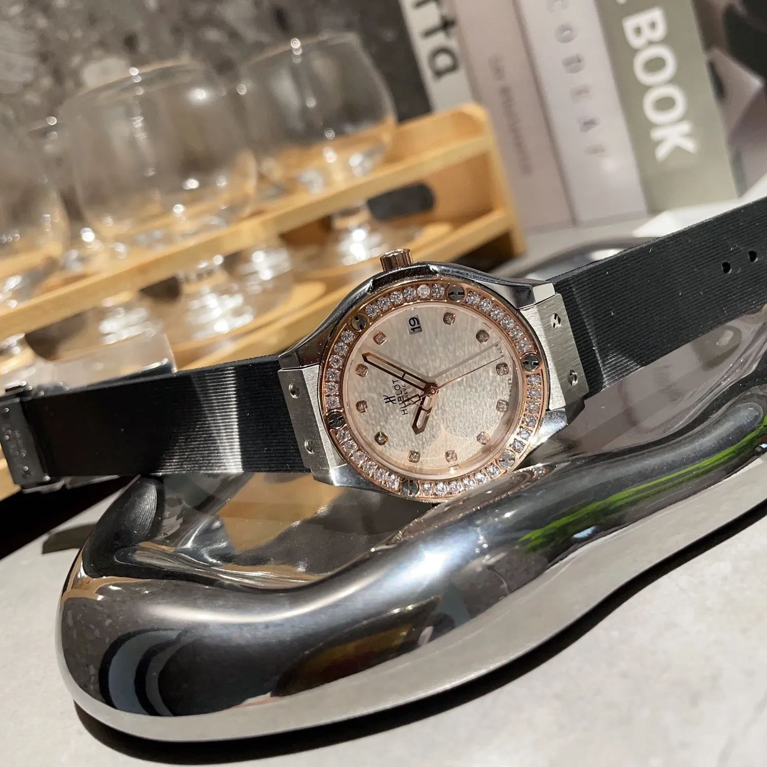 【20-25日間の輸送時間】【HUBLOT】36MM