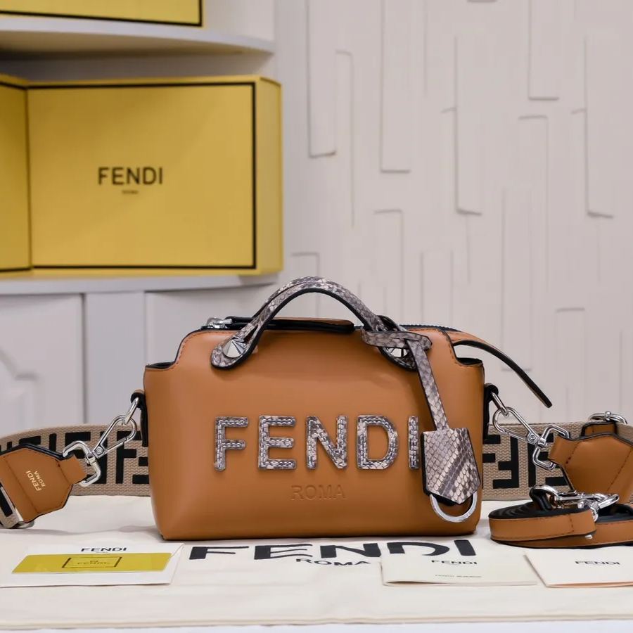 【Fendi】by the way 20*12*9.5CM
