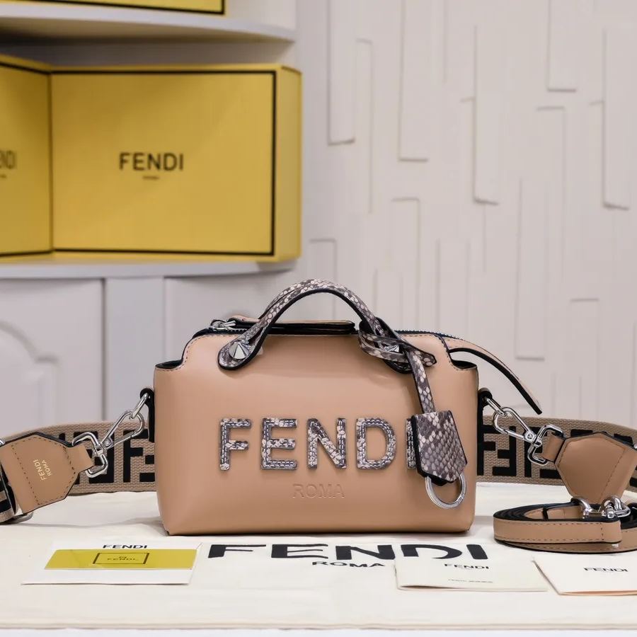 【Fendi】by the way 20*12*9.5CM