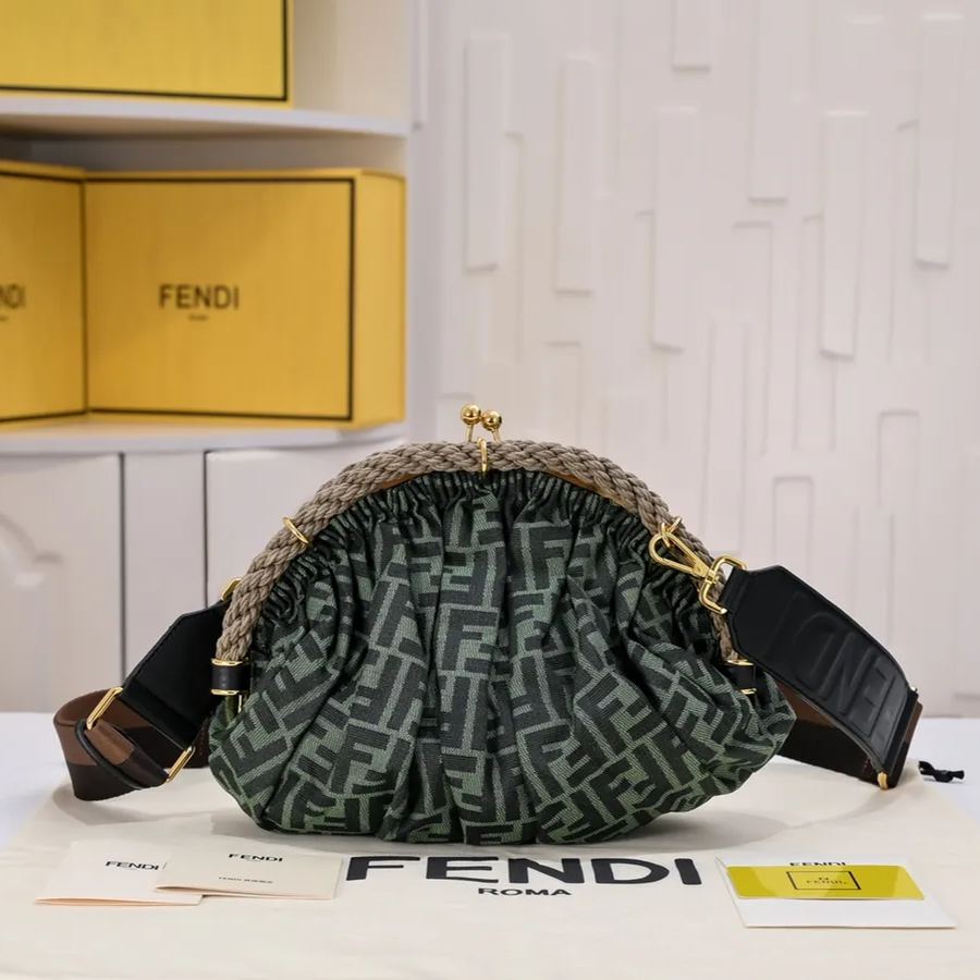 【Fendi】Shell  42*21*15CM