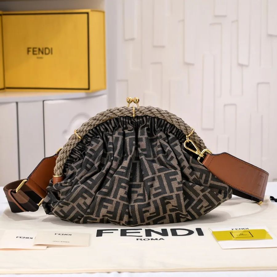 【Fendi】Shell  42*21*15CM