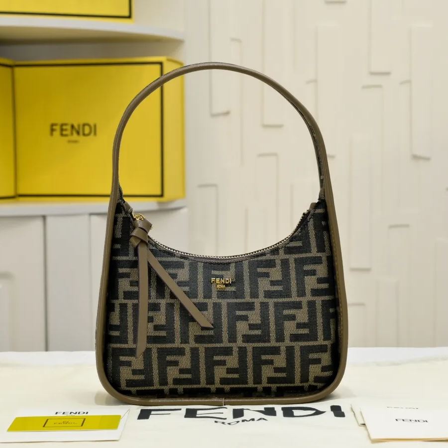 【Fendi】Fendessence  25*28*7CM