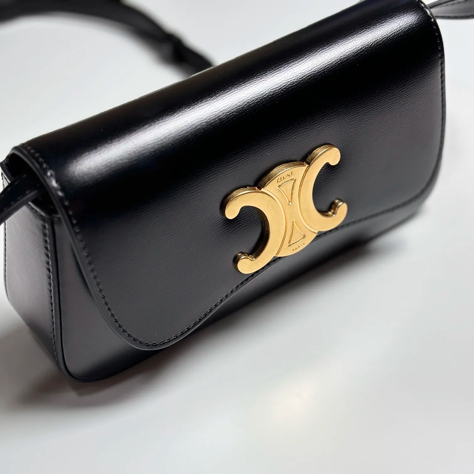 【CELINE】LOLA  20x12x5CM