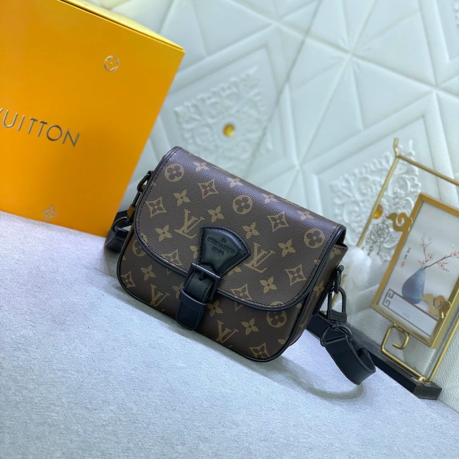 【LOUIS VUITTON】 MONTSOURIS 20 x 17 x 7CM