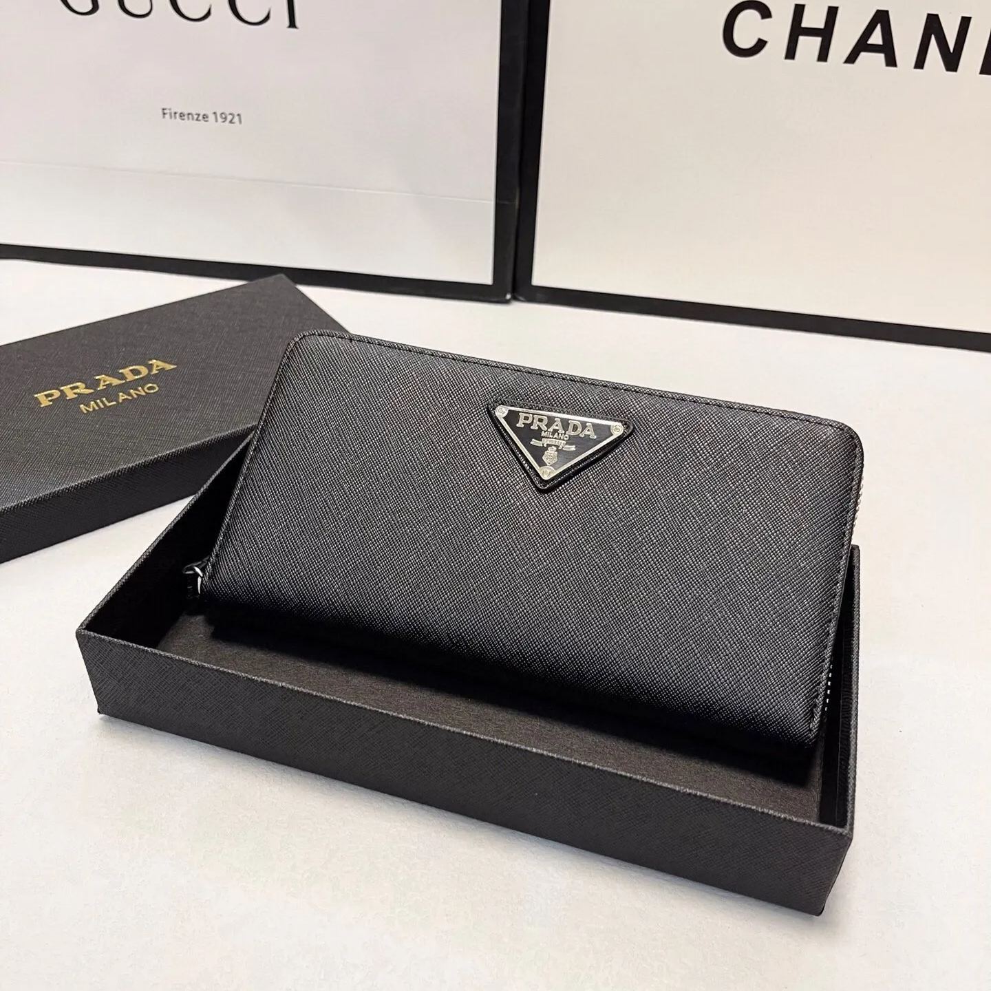 【PRADA】19x10x2.5CM