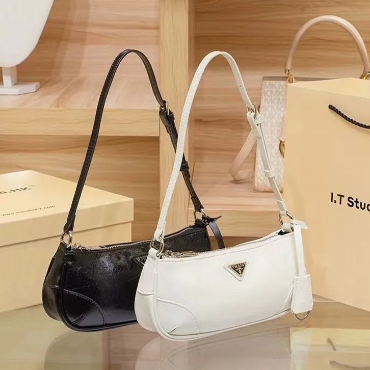【PRADA】23.5x10x5cm
