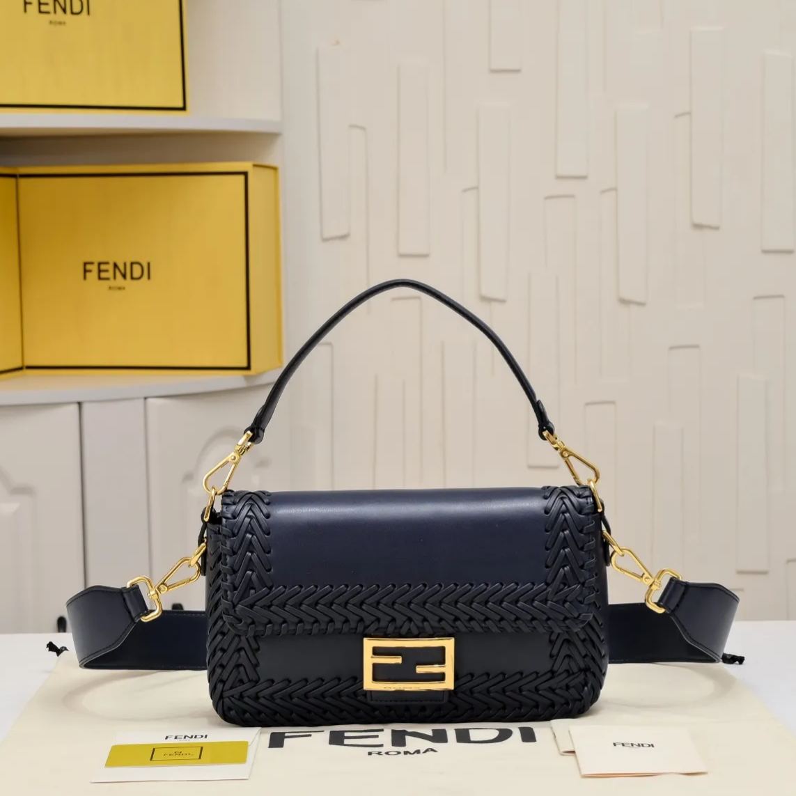 【Fendi】27*15*6cm