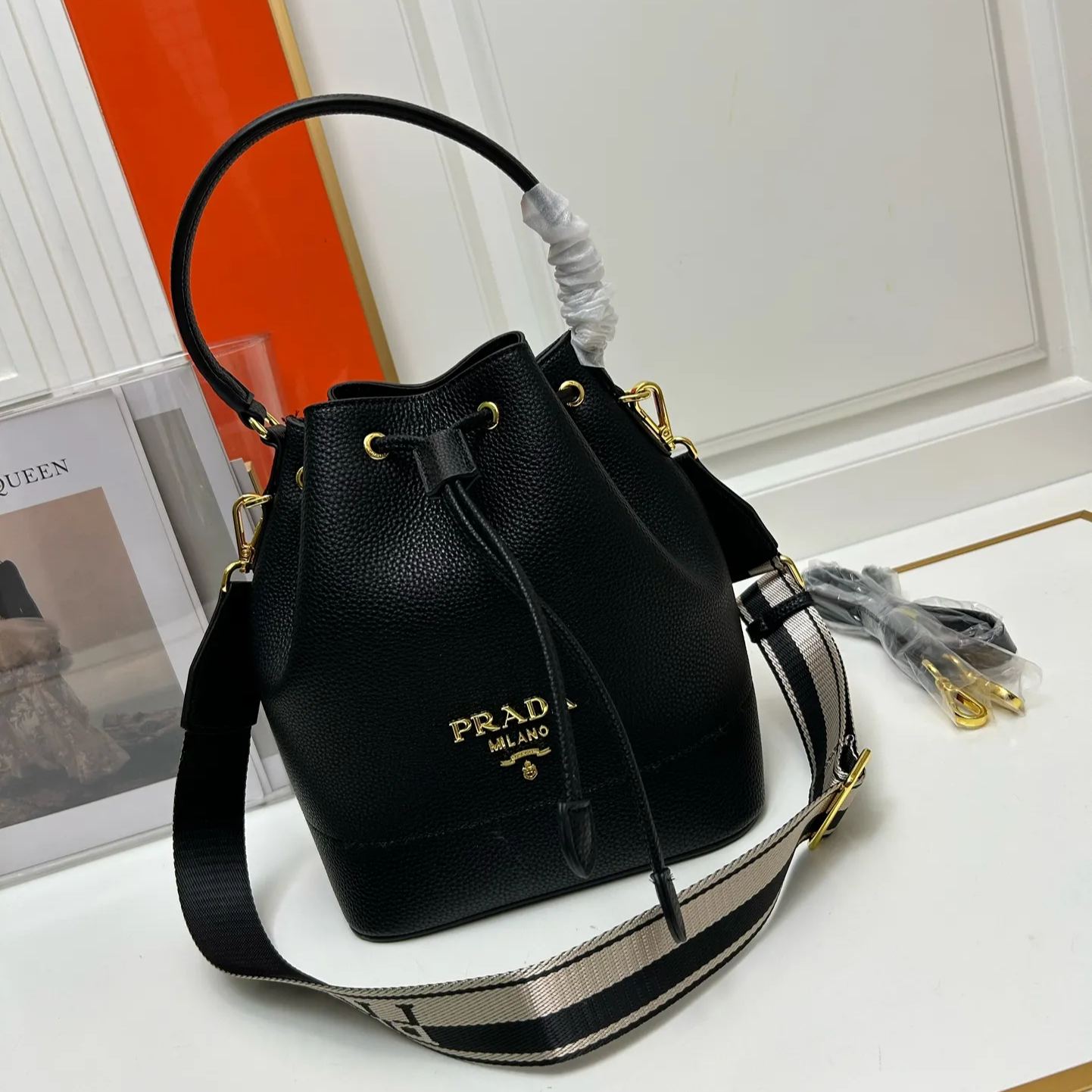 【PRADA】21×25×15cm