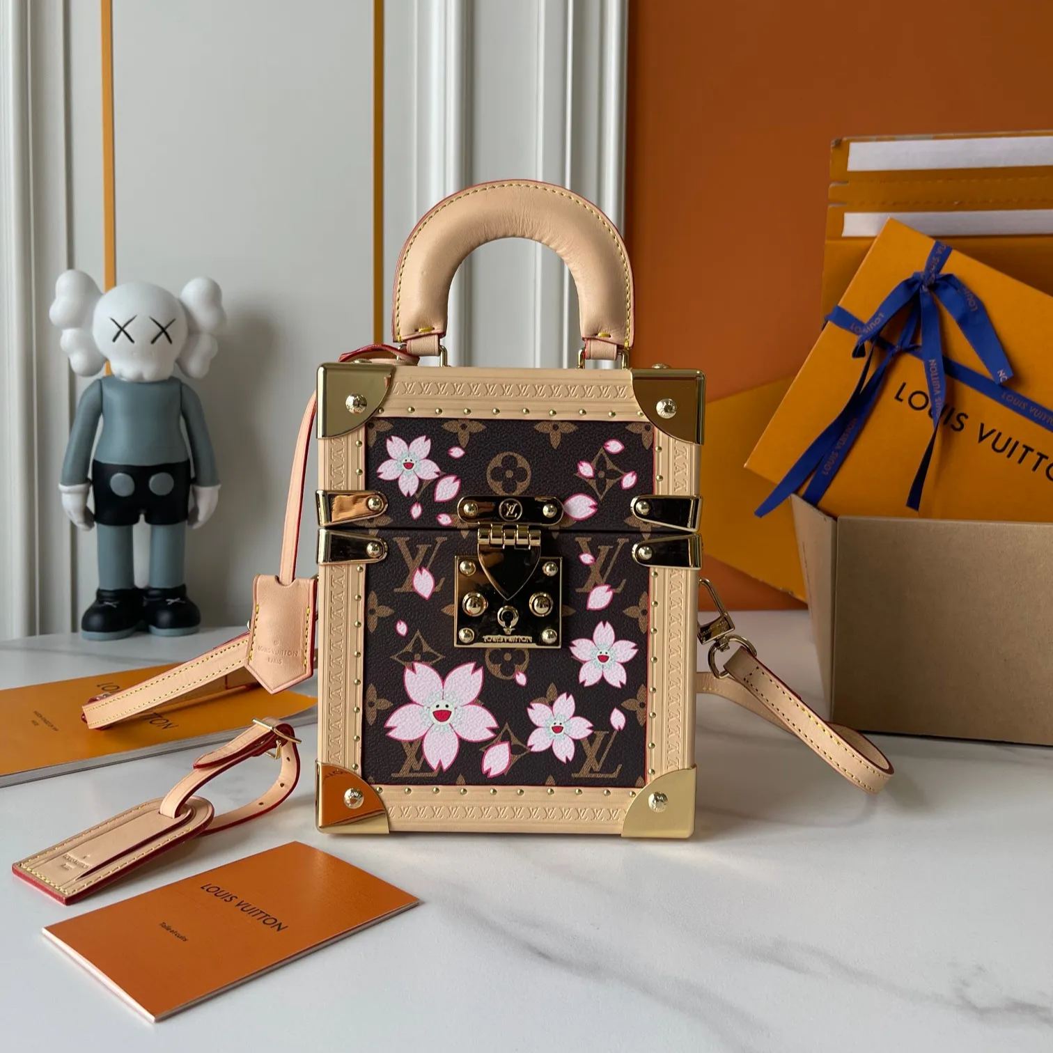 【LOUIS VUITTON】 Camera Box 21.5 x 10.5 x 17.5 cm