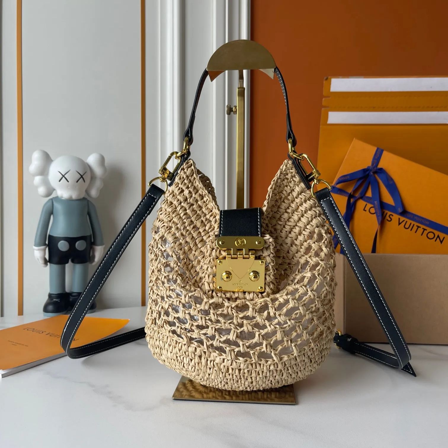 【LOUIS VUITTON】16X19X12cm