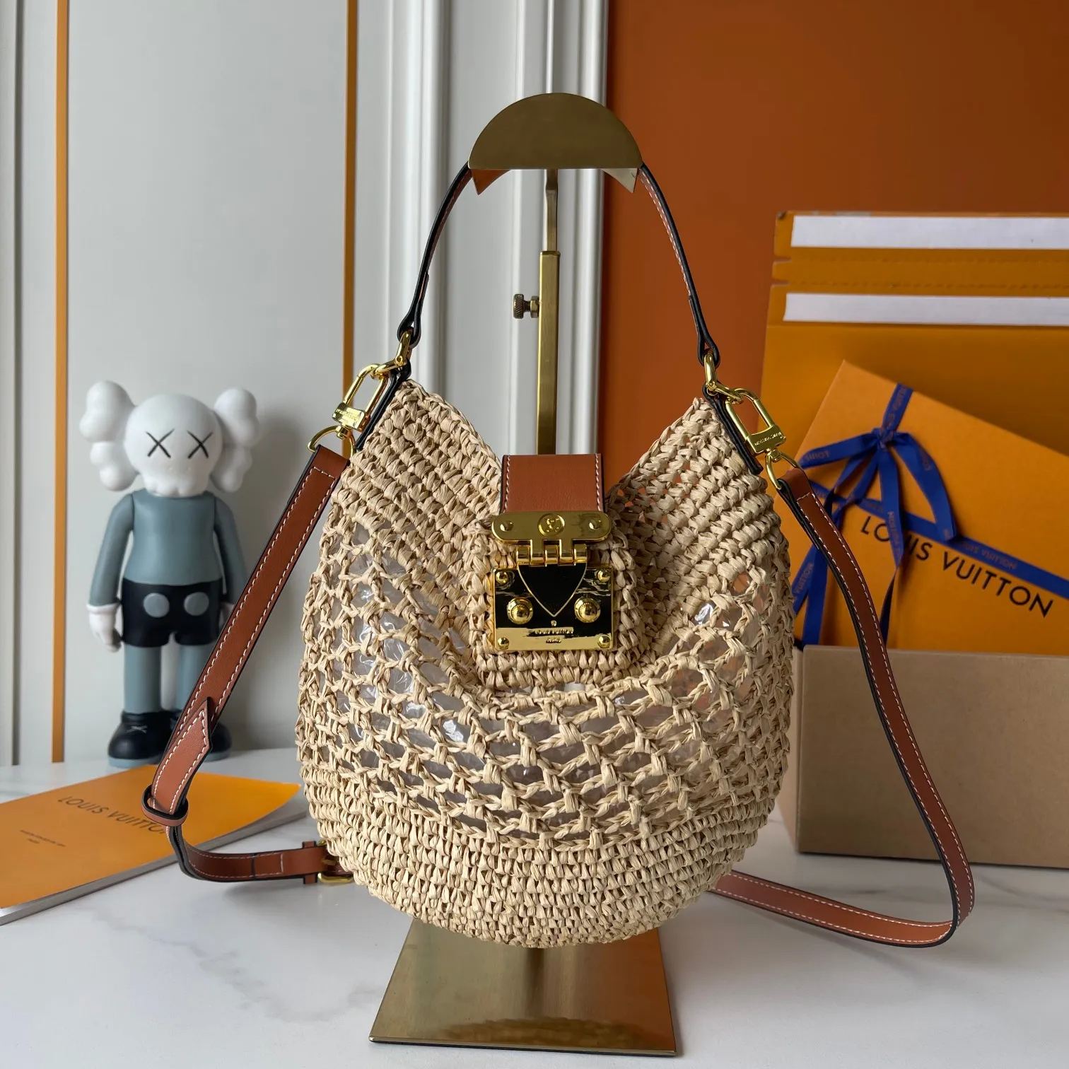 【LOUIS VUITTON】16X19X12cm