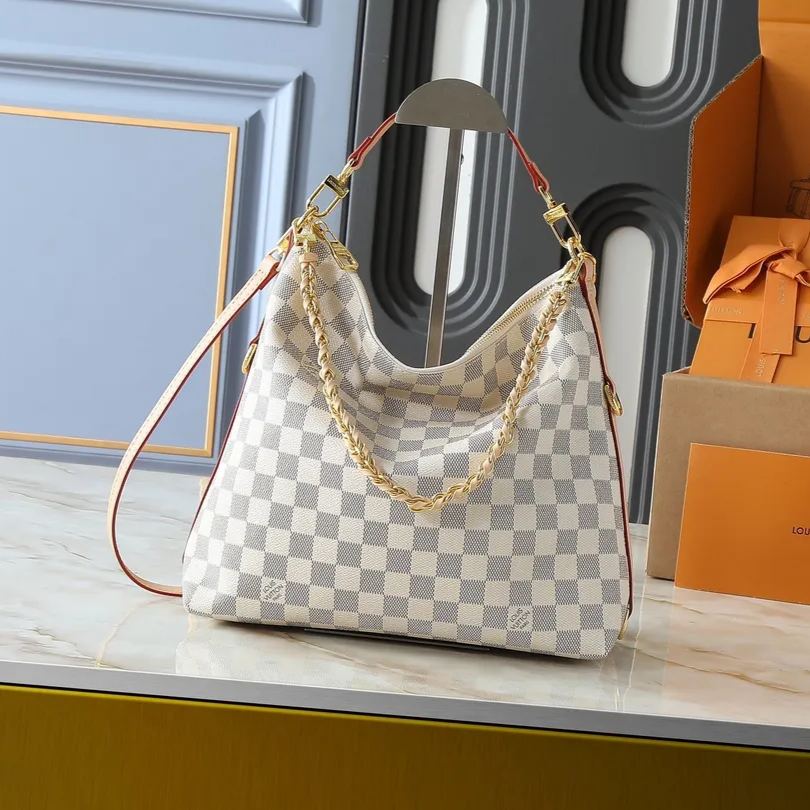 【LOUIS VUITTON】26 x 28  x 9.5 cm