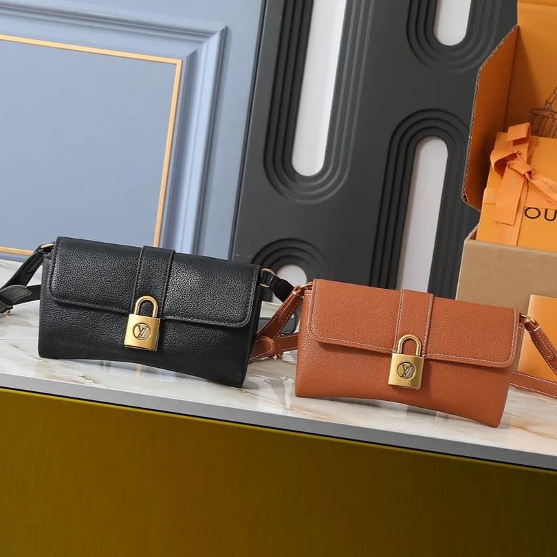 【LOUIS VUITTON】Wallet On Chain 22.0 x 13.0 x 3.5cm