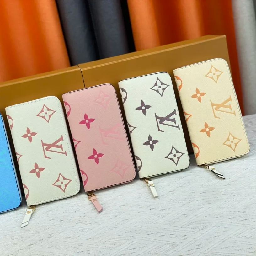 【LOUIS VUITTON】By The Pool