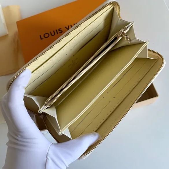 【LOUIS VUITTON】Emilie 19x10cm