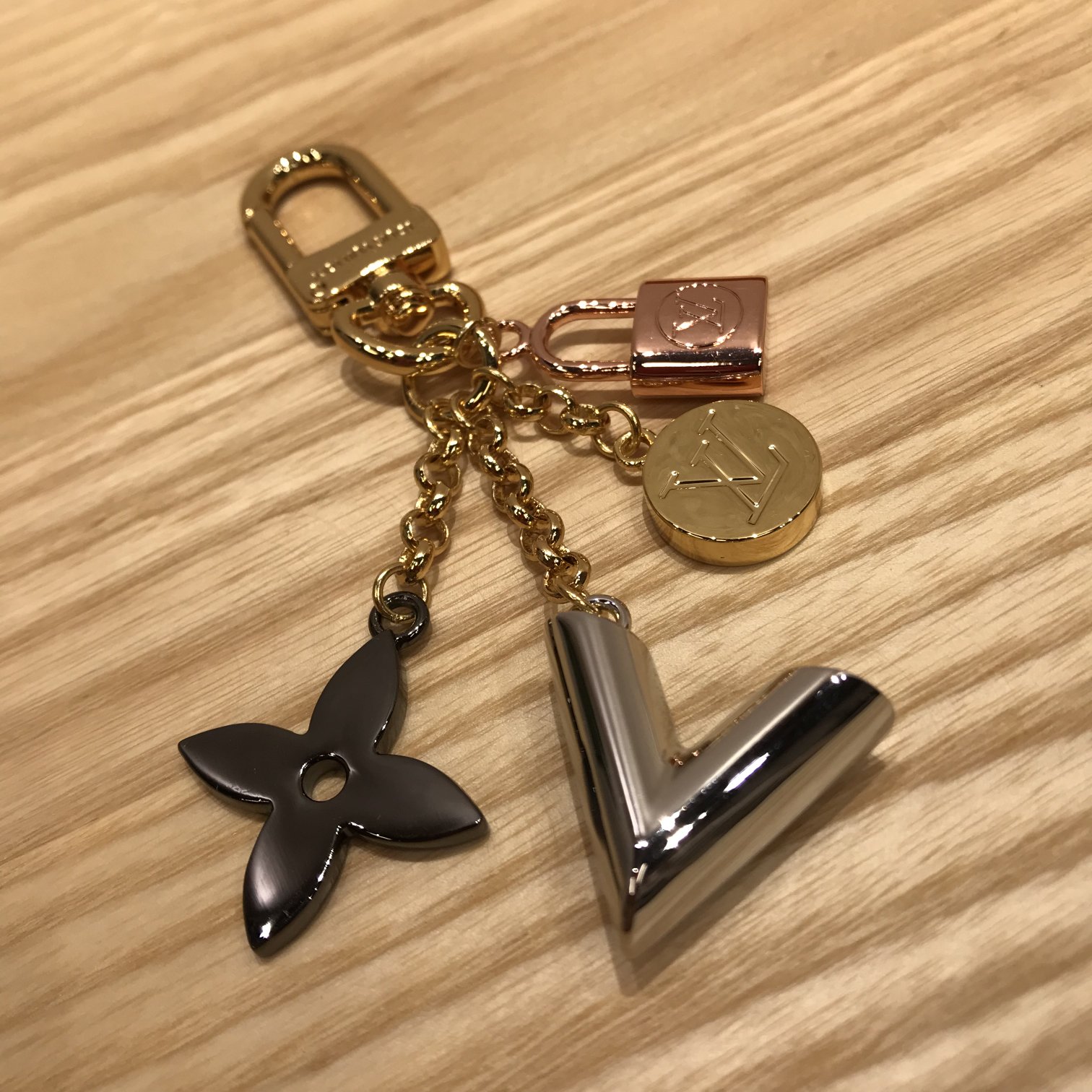 【LOUIS VUITTON】キーケース キーホルダー -2色