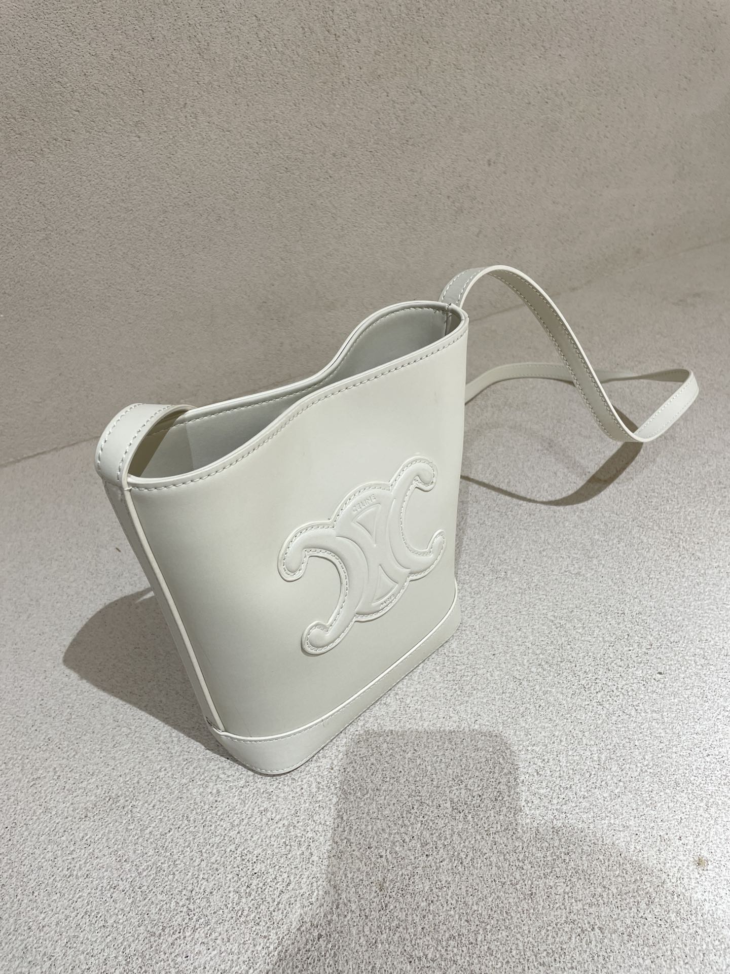 【CELINE】サイズ:30X23X13CM