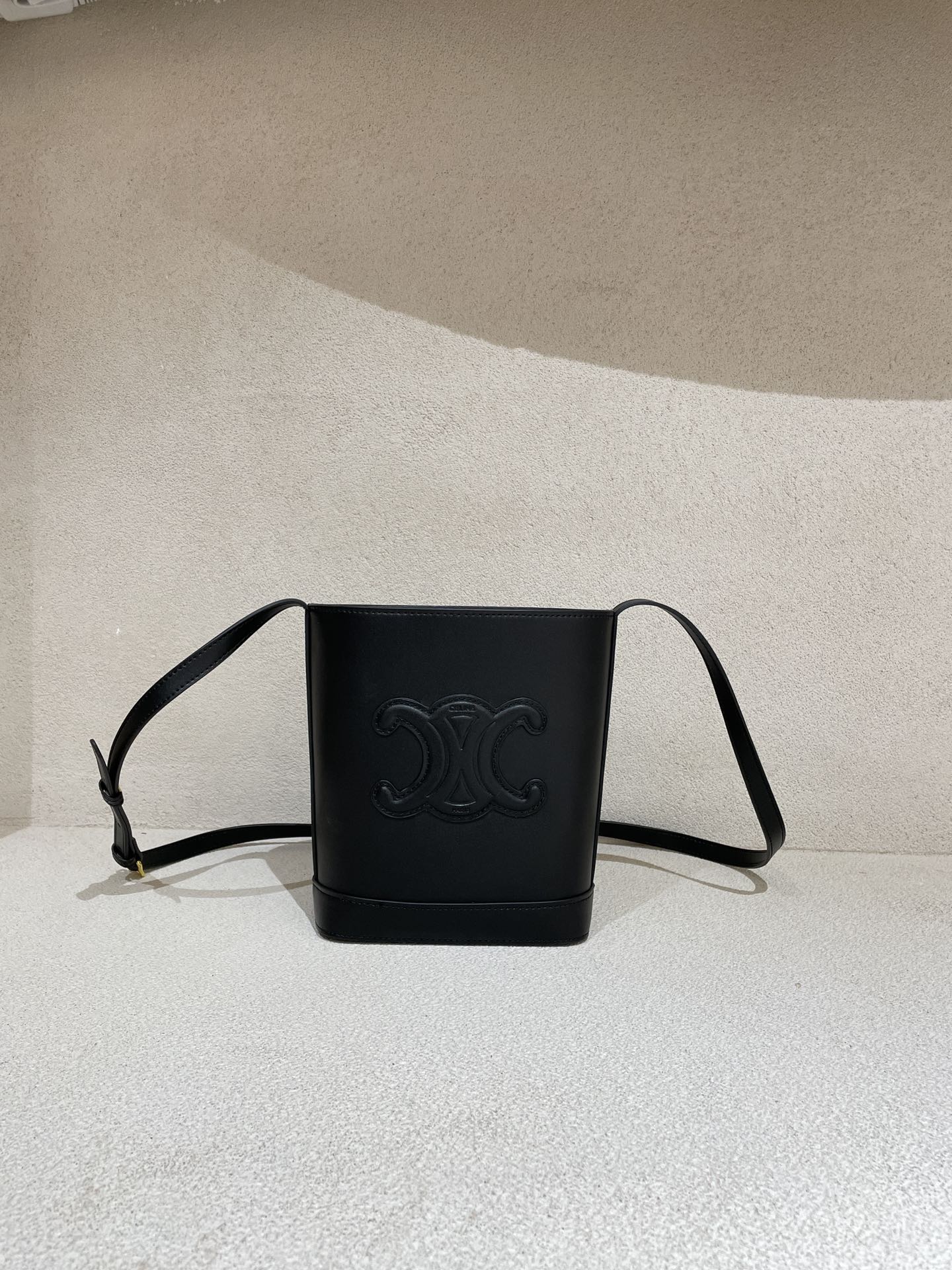 【CELINE】サイズ:30X23X13CM