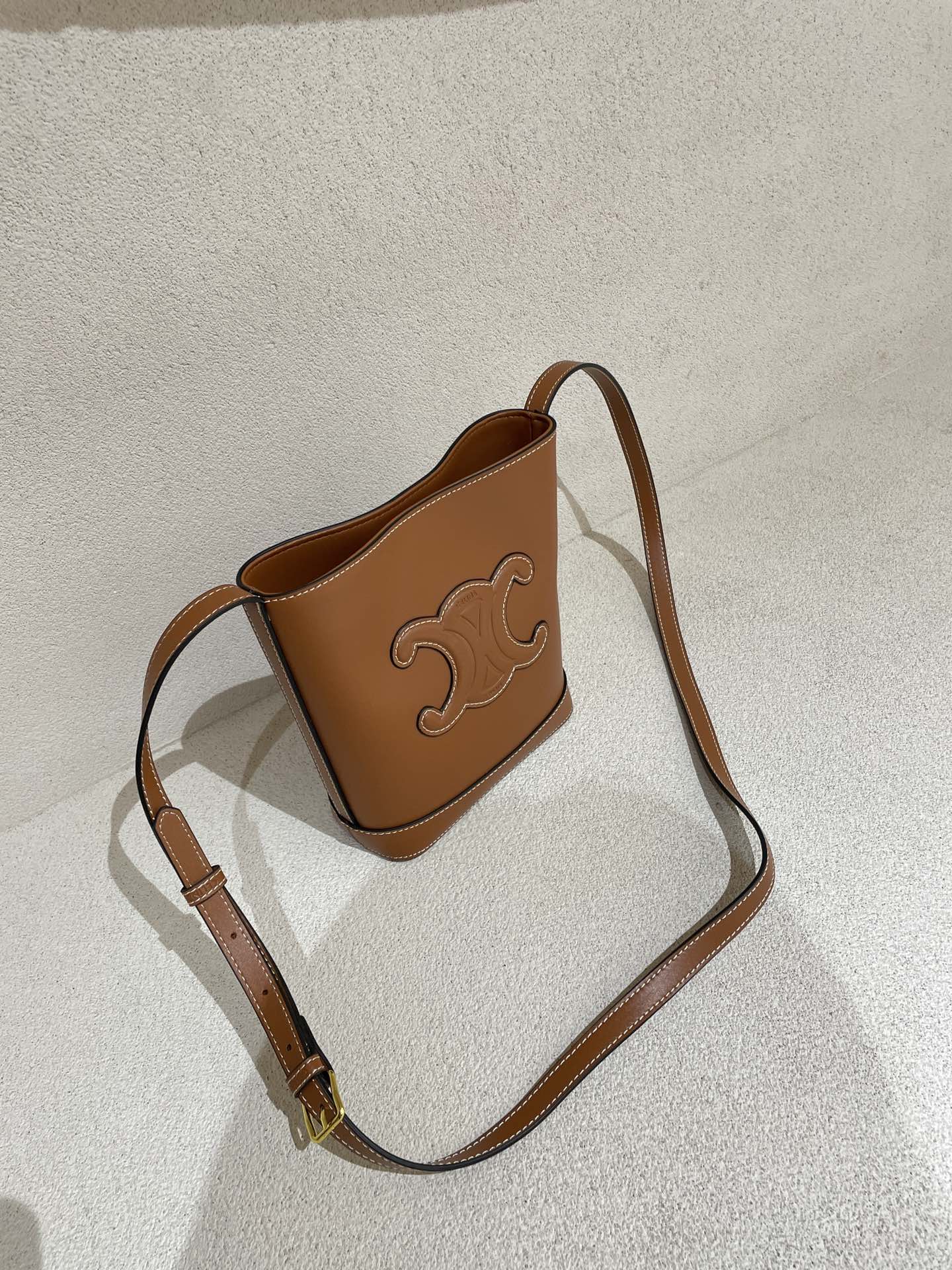 【CELINE】サイズ:30X23X13CM