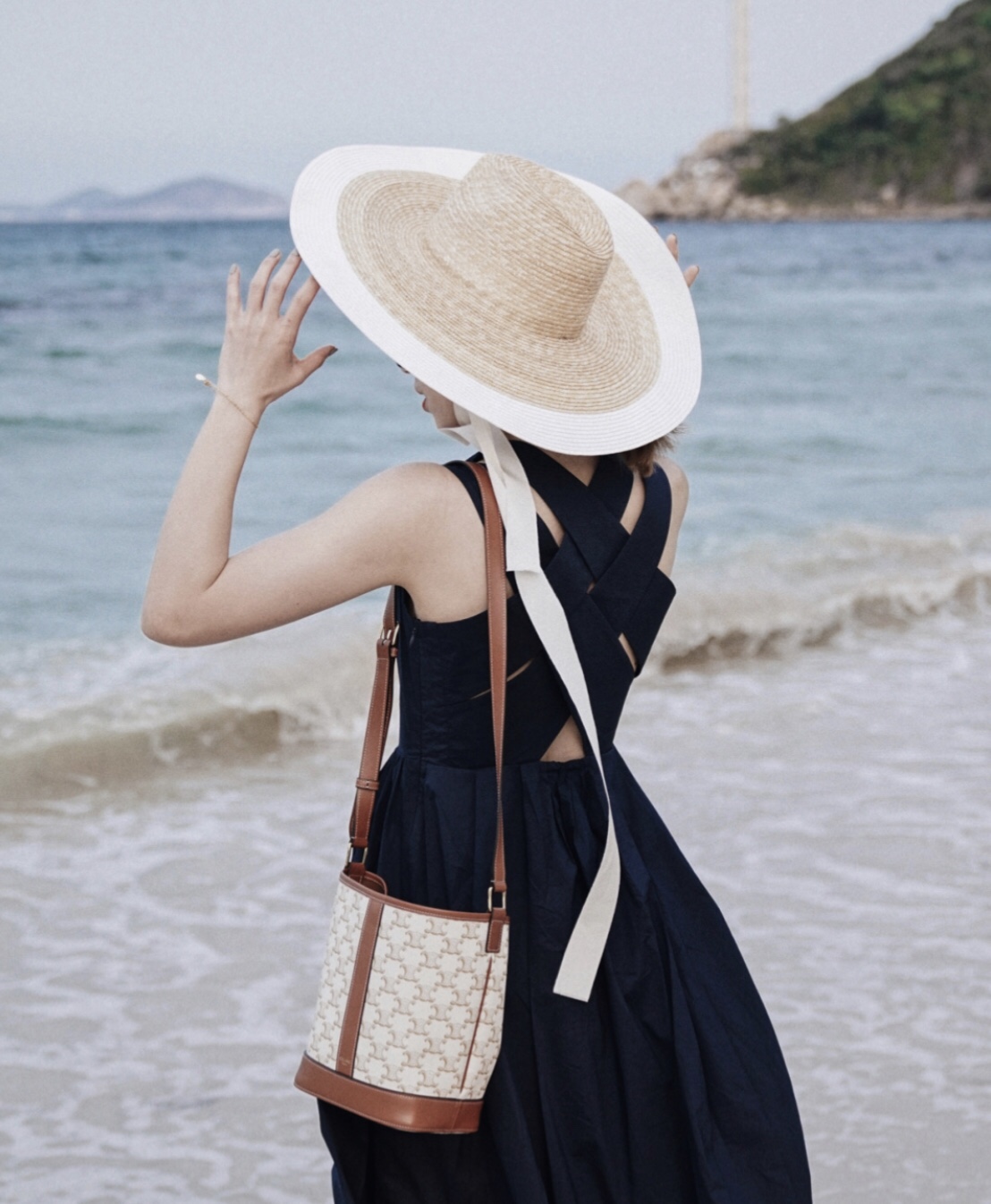 【CELINE】サイズ:22x26x13cm 35x27x18cm