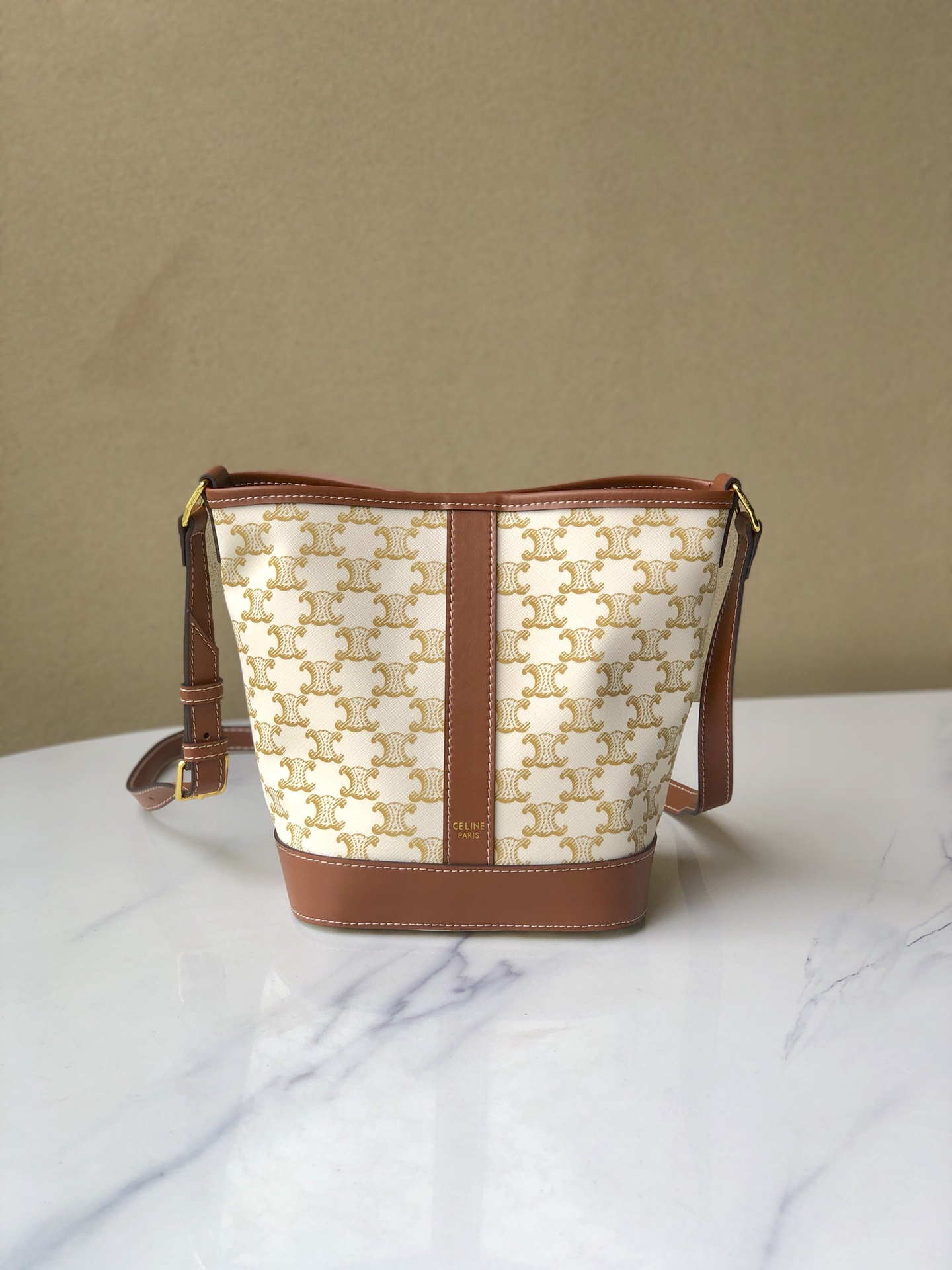 【CELINE】サイズ:22x26x13cm 35x27x18cm
