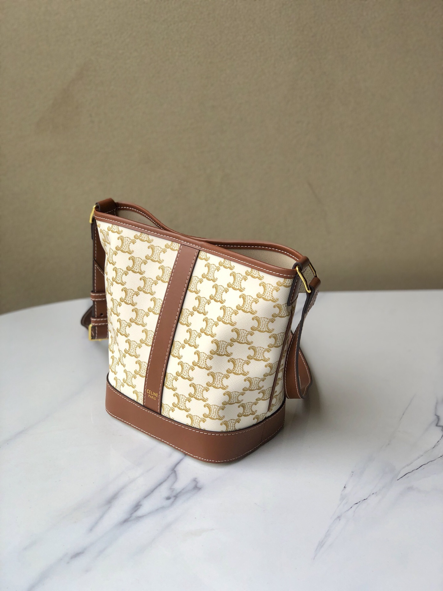 【CELINE】サイズ:22x26x13cm 35x27x18cm