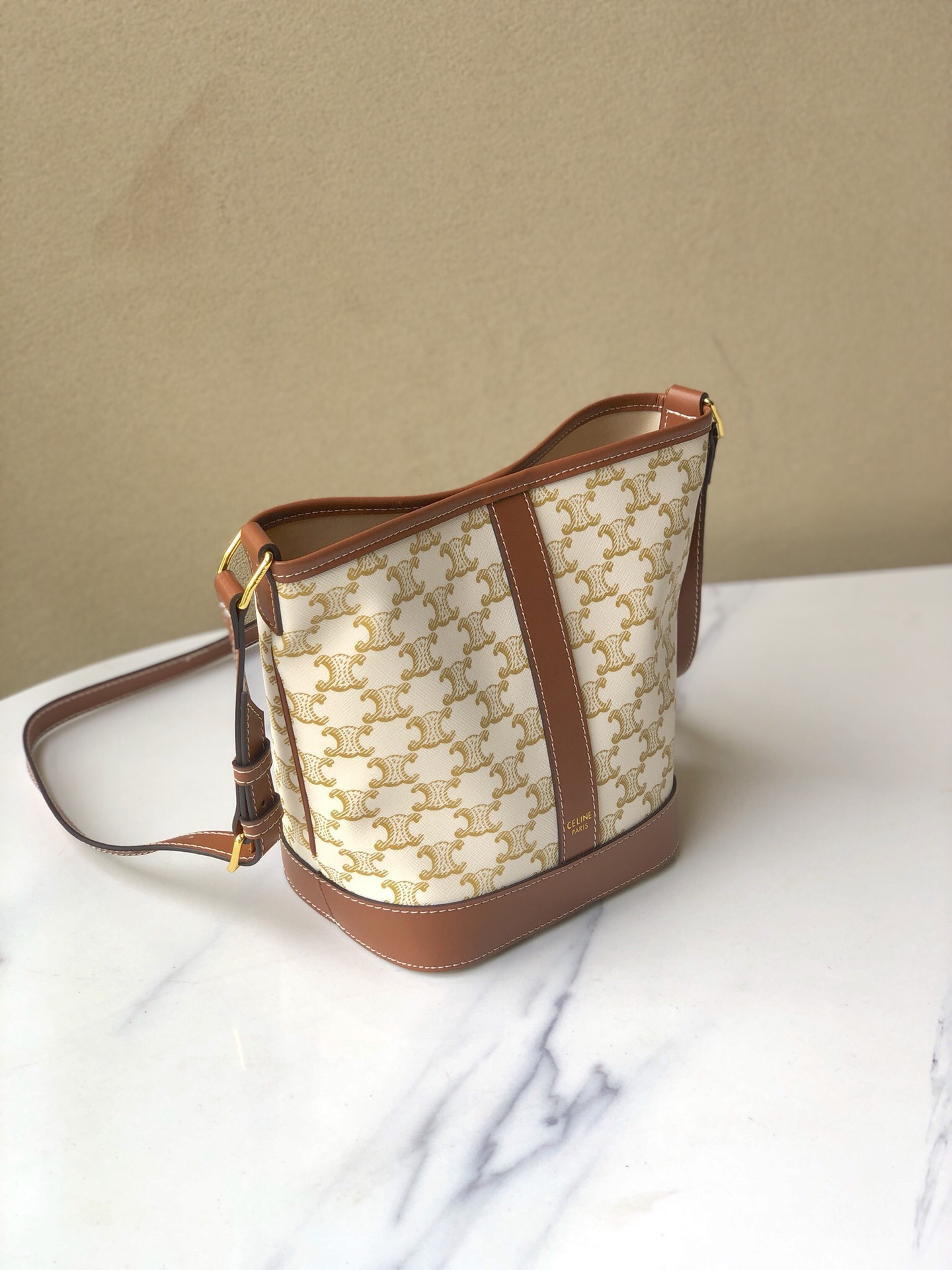 【CELINE】サイズ:22x26x13cm 35x27x18cm