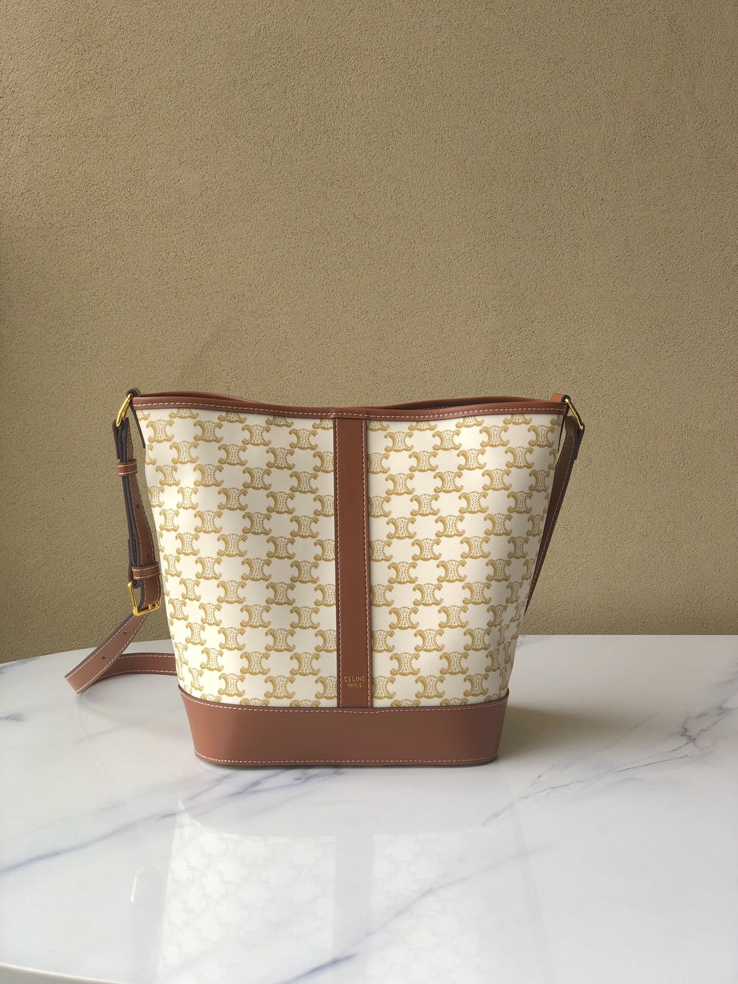 【CELINE】サイズ:22x26x13cm 35x27x18cm