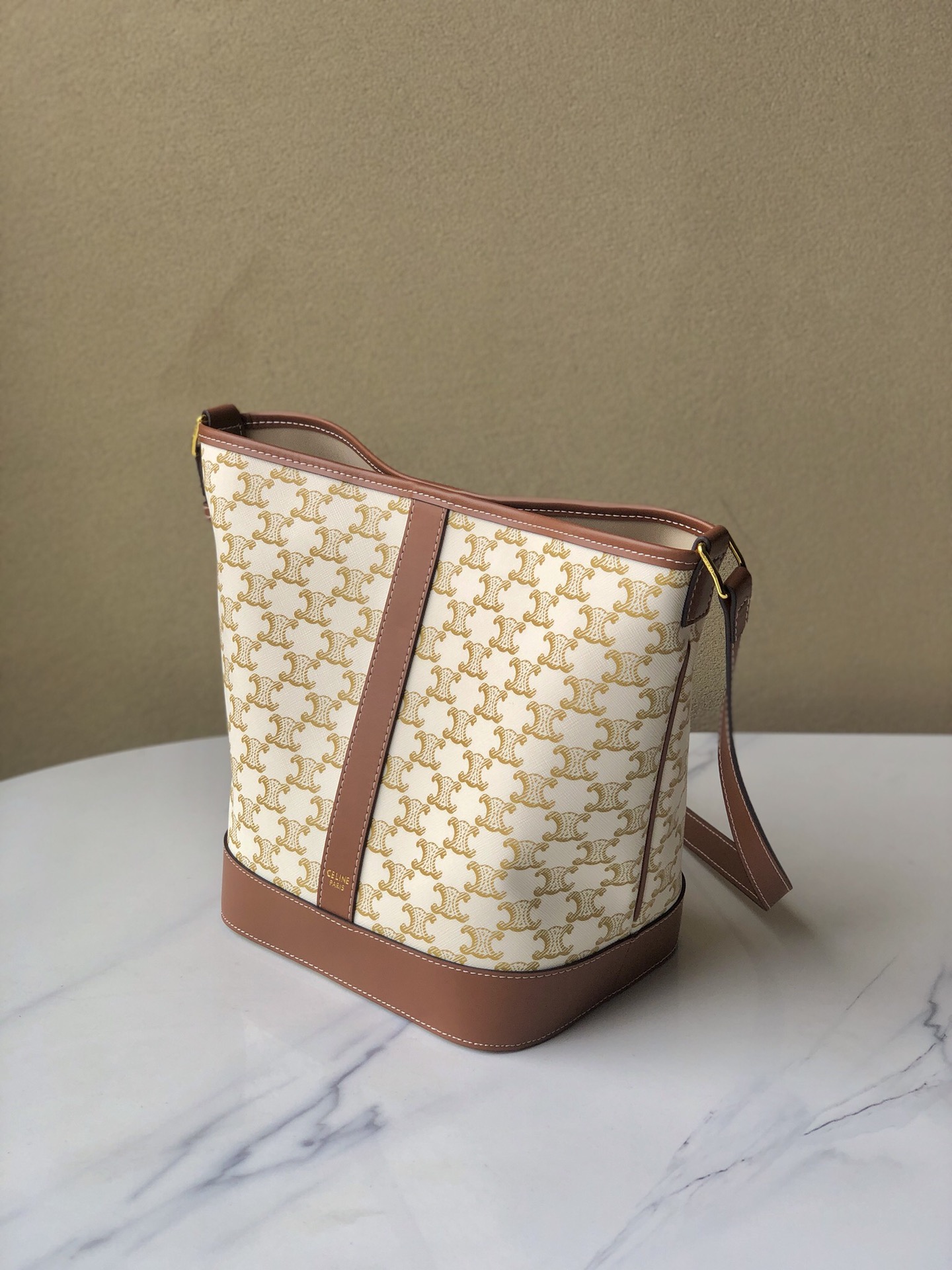 【CELINE】サイズ:22x26x13cm 35x27x18cm