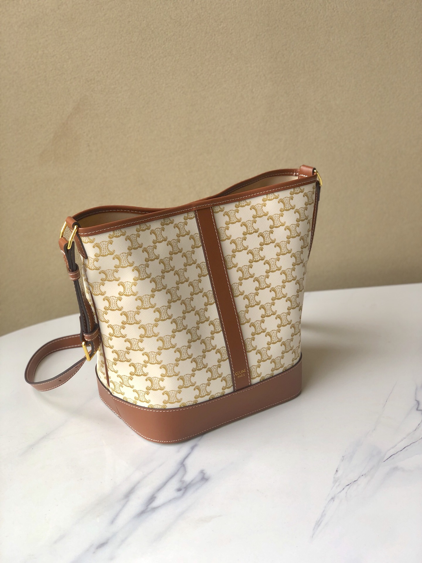 【CELINE】サイズ:22x26x13cm 35x27x18cm